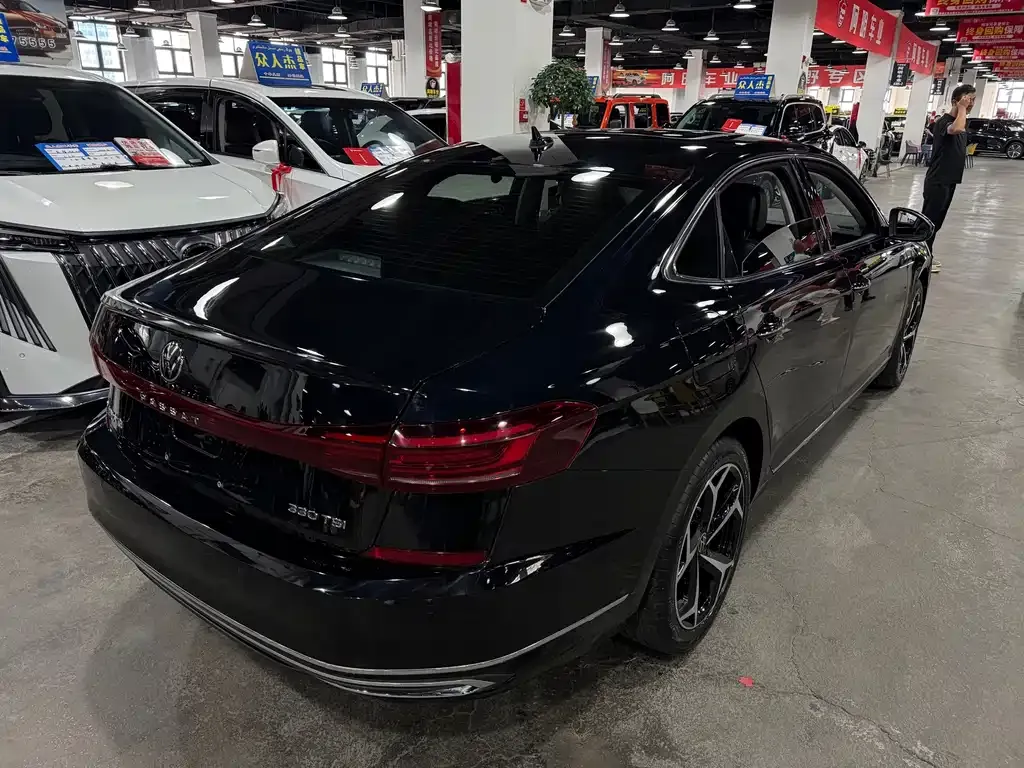 Volkswagen Passat — фото 9