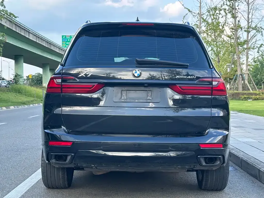 BMW X7 — фото 2