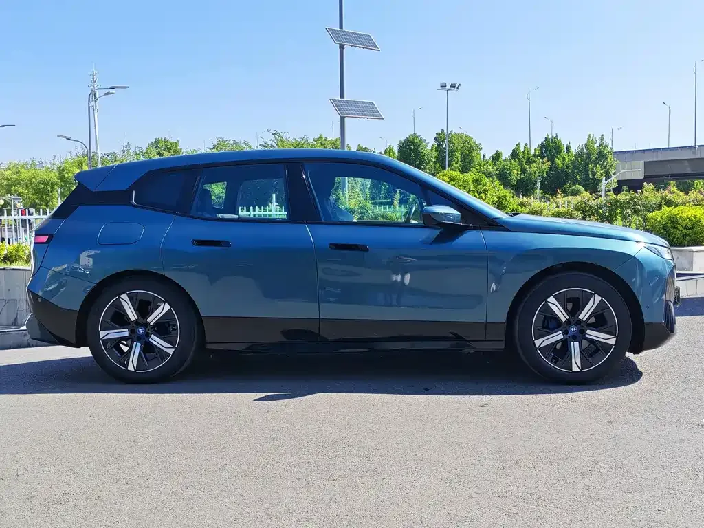 BMW iX — фото 10
