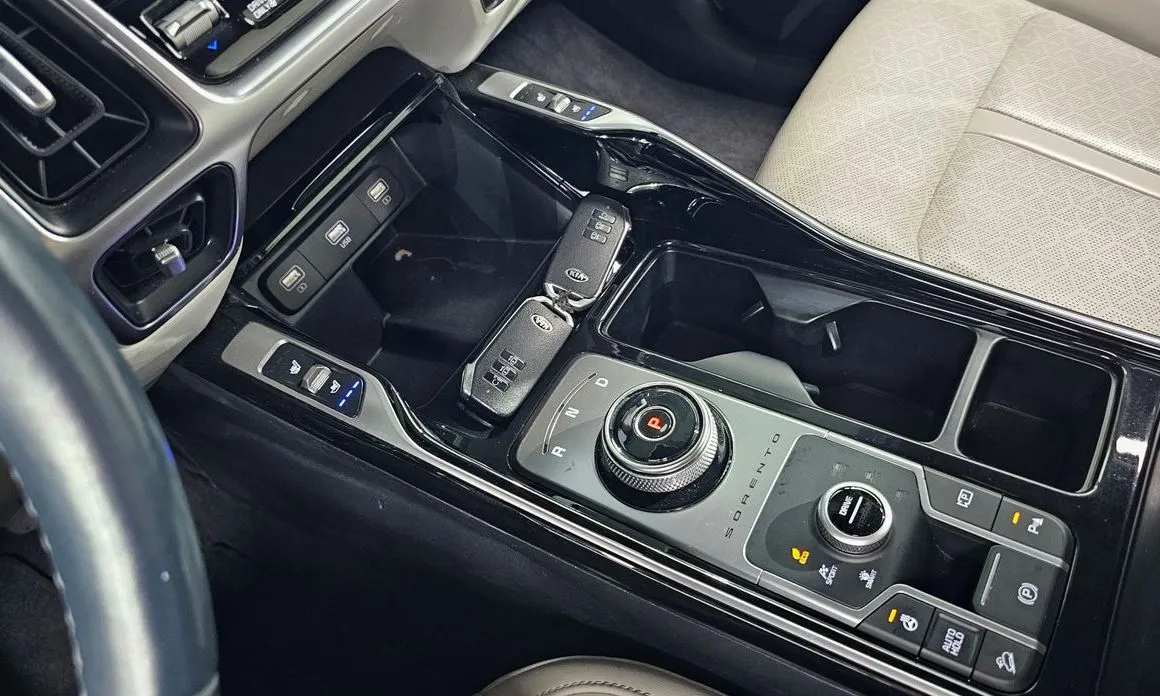 Kia Sorento — фото 7