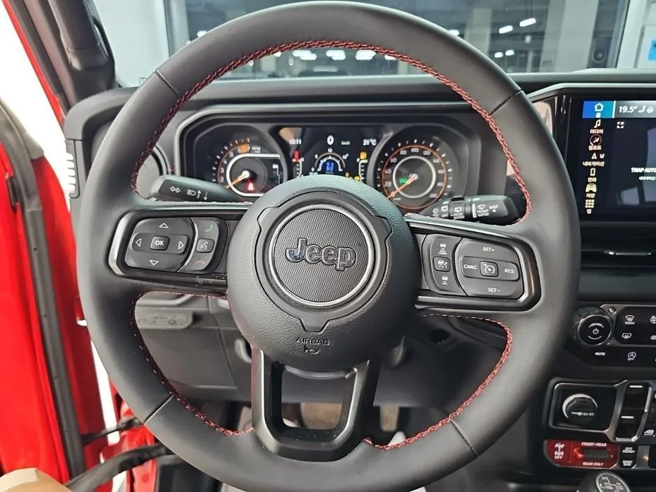 Jeep Wrangler — фото 10