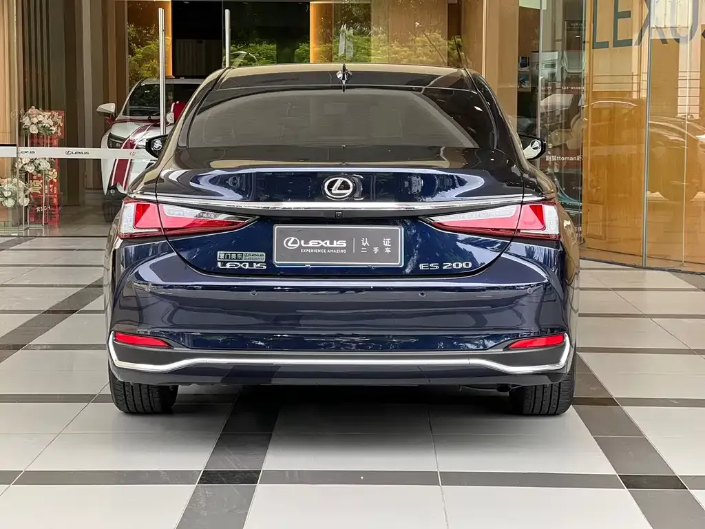 Lexus ES — фото 10