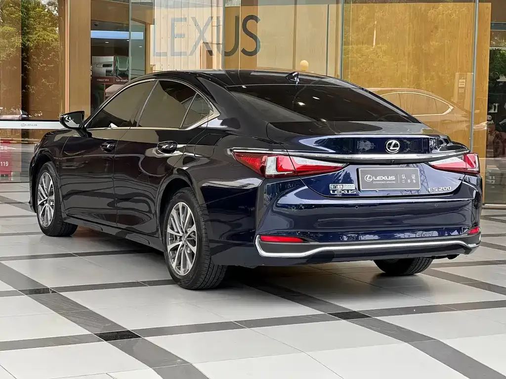 Lexus ES — фото 6