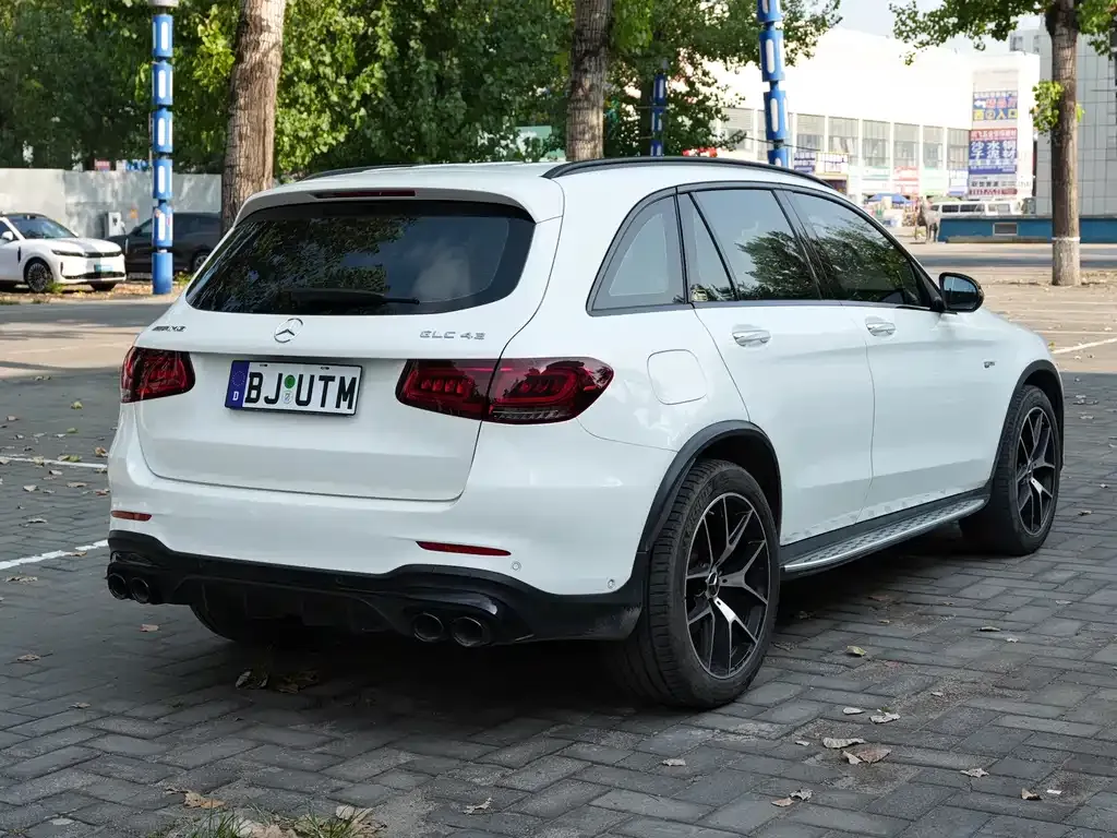 Mercedes-Benz GLC AMG — фото 9