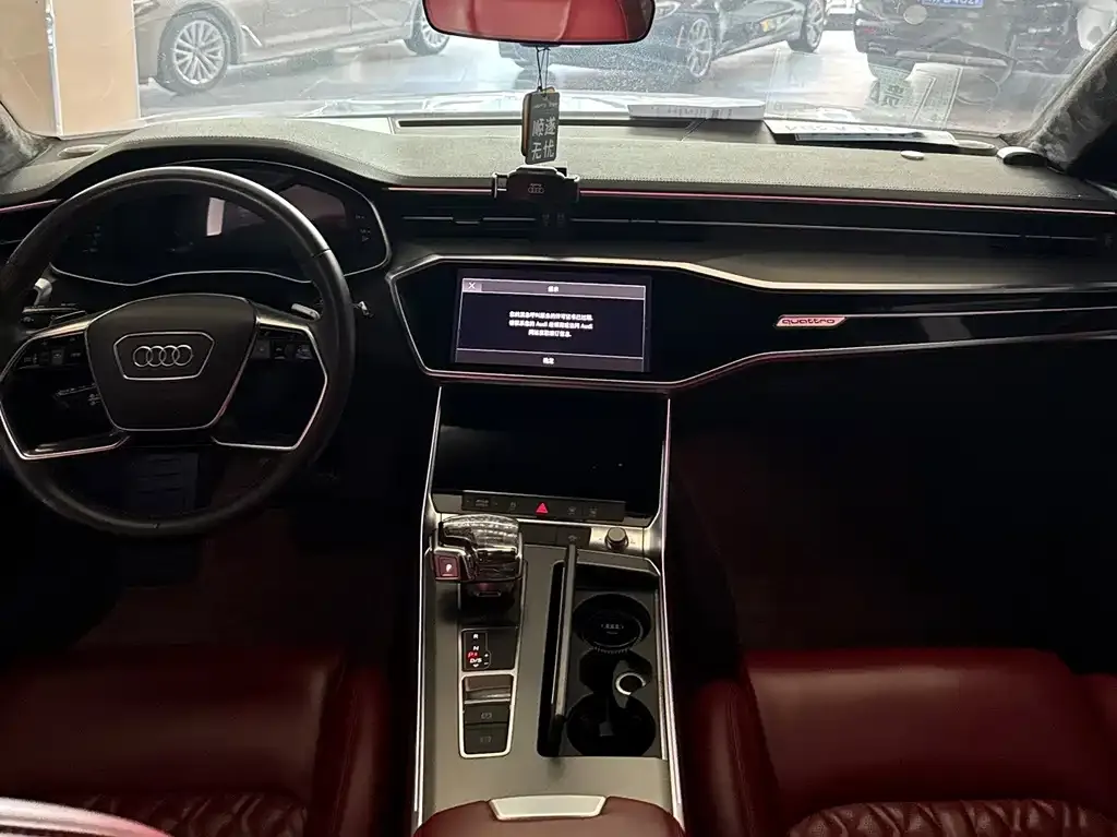 Audi A7L — фото 7