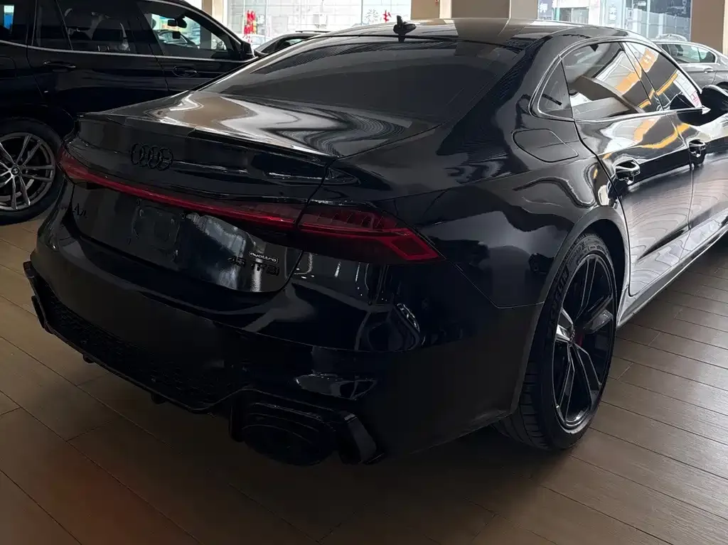 Audi A7L — фото 5