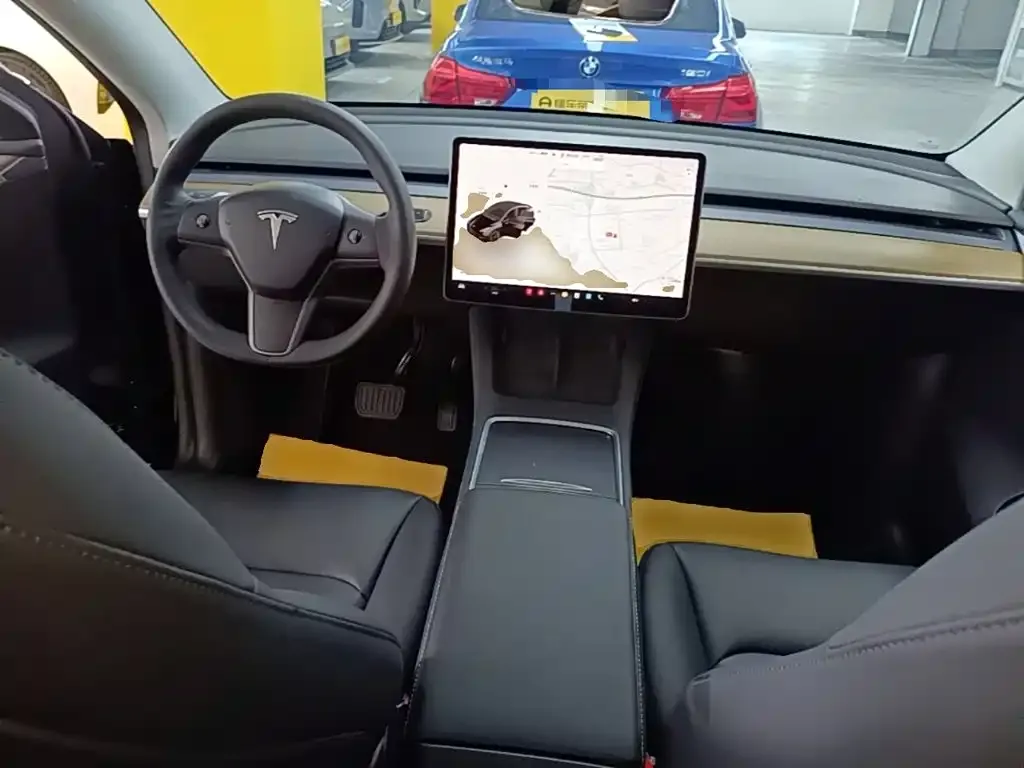 Tesla Model Y — фото 7