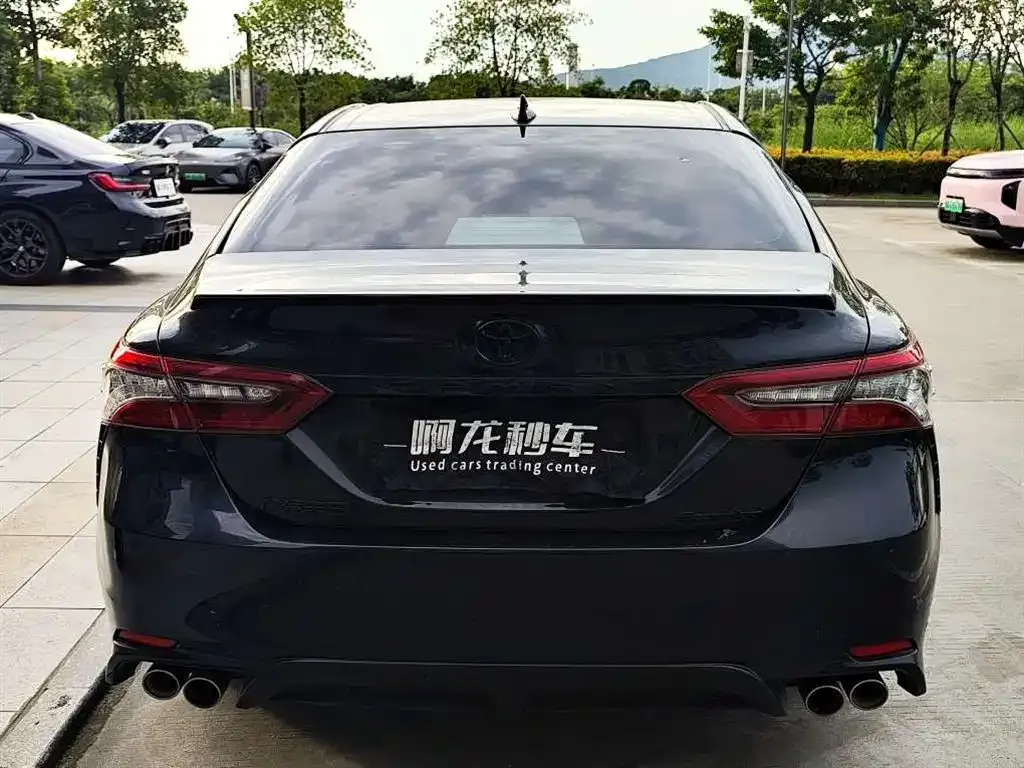 Toyota Camry — фото 4