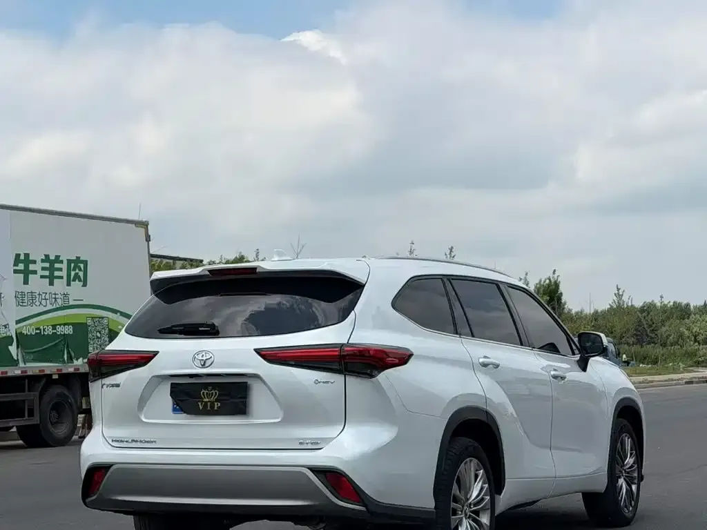 Toyota Highlander — фото 5