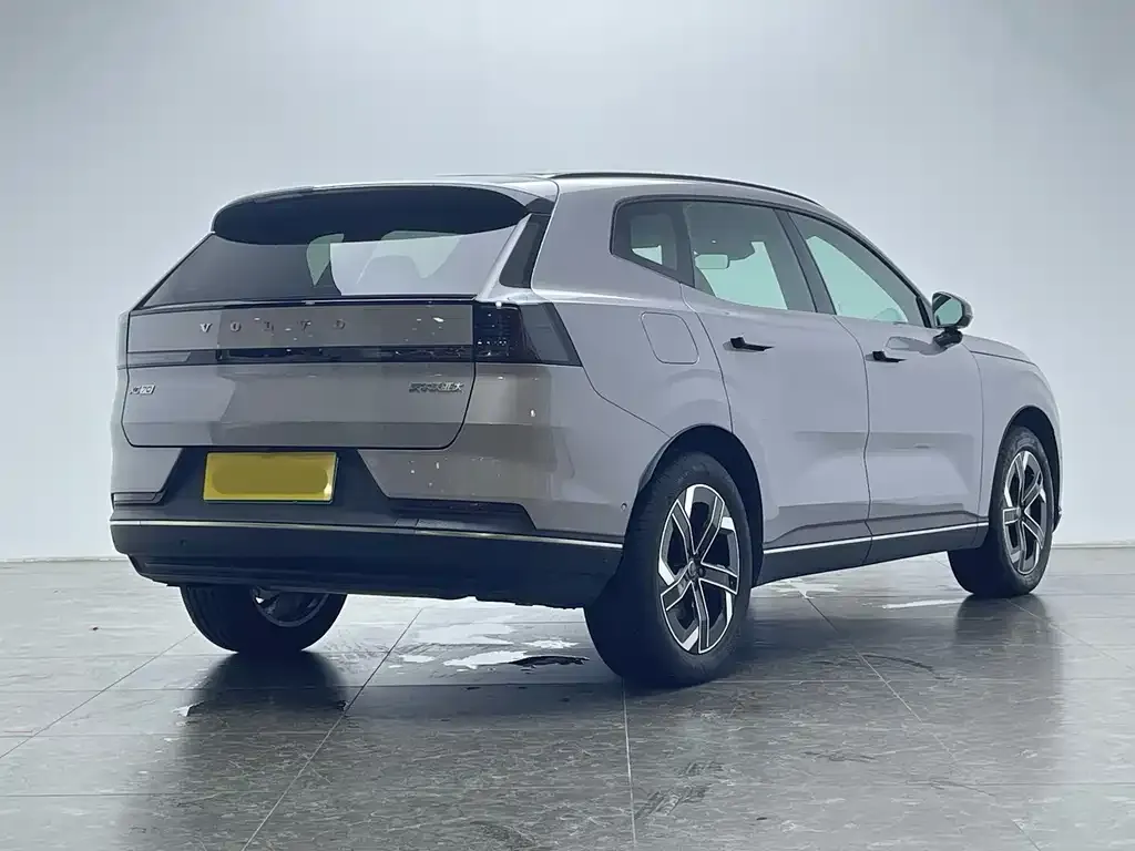 Volvo XC70 Plug-in Hybrid — фото 8