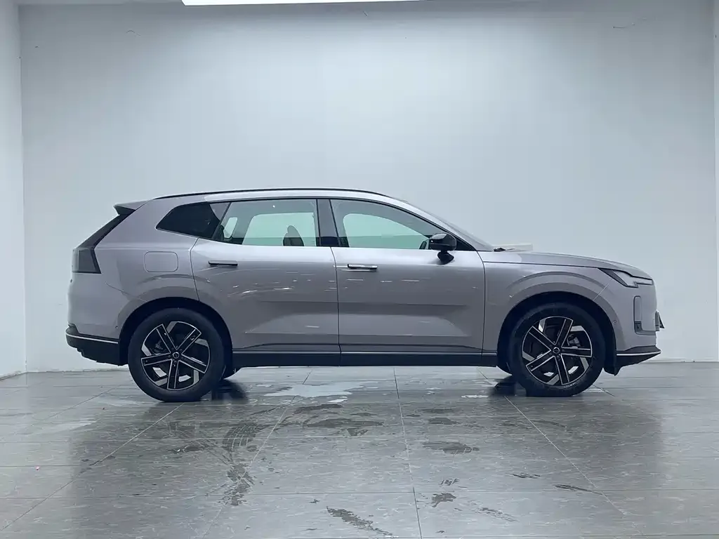 Volvo XC70 Plug-in Hybrid — фото 7