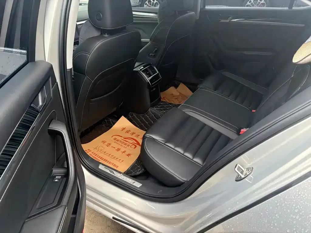 Skoda Superb — фото 4