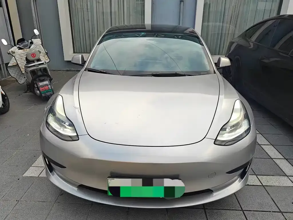 Tesla Model 3 — фото 3
