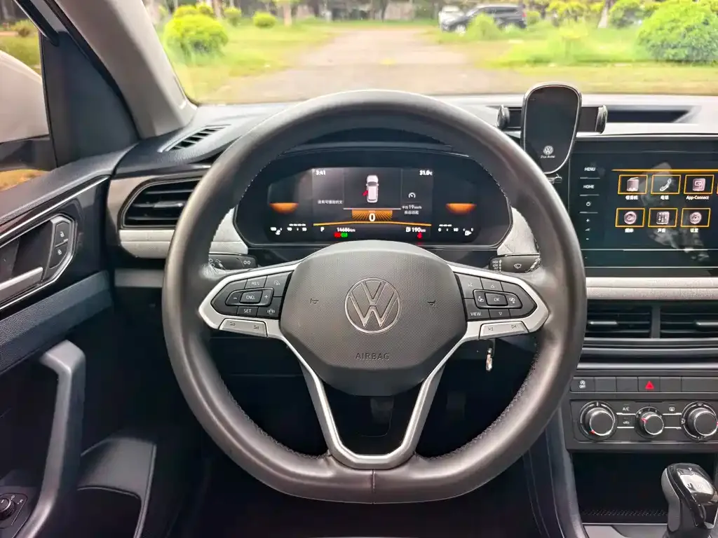Volkswagen Tharu — фото 4
