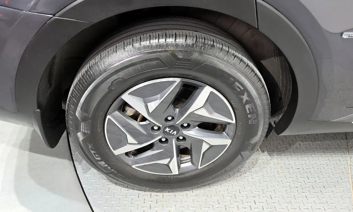 Kia Sorento — фото 10