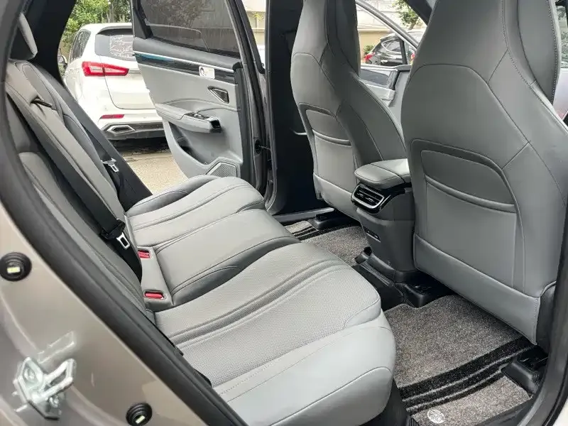 Geely Galaxy L7 — фото 2