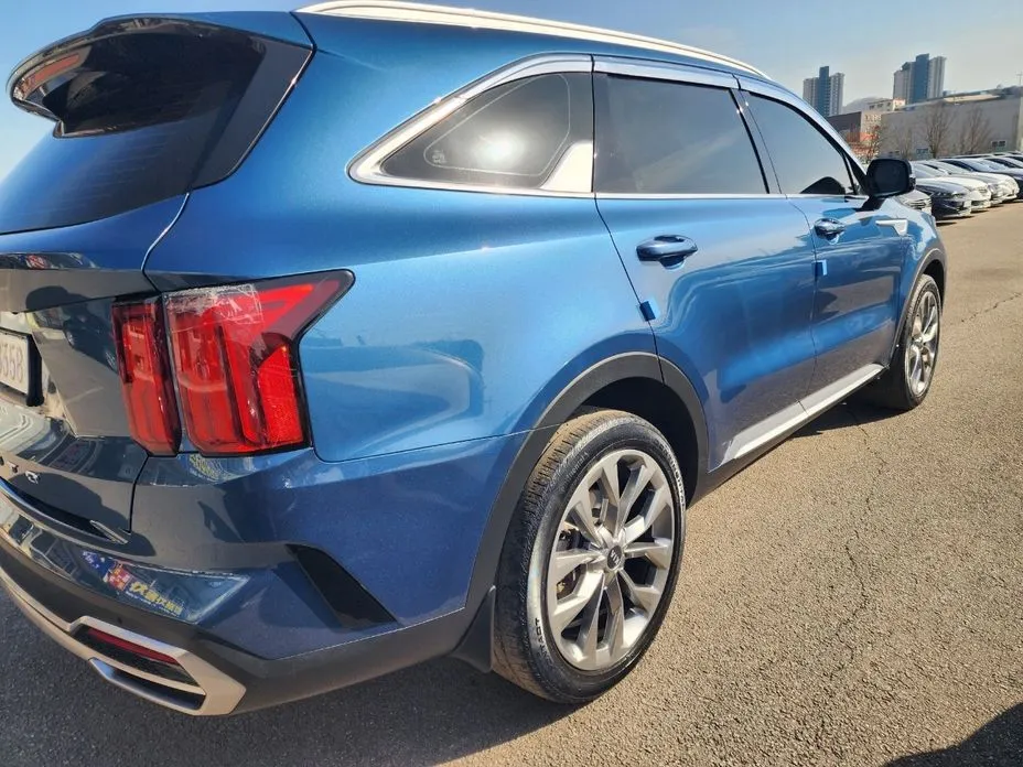 Kia Sorento — фото 6