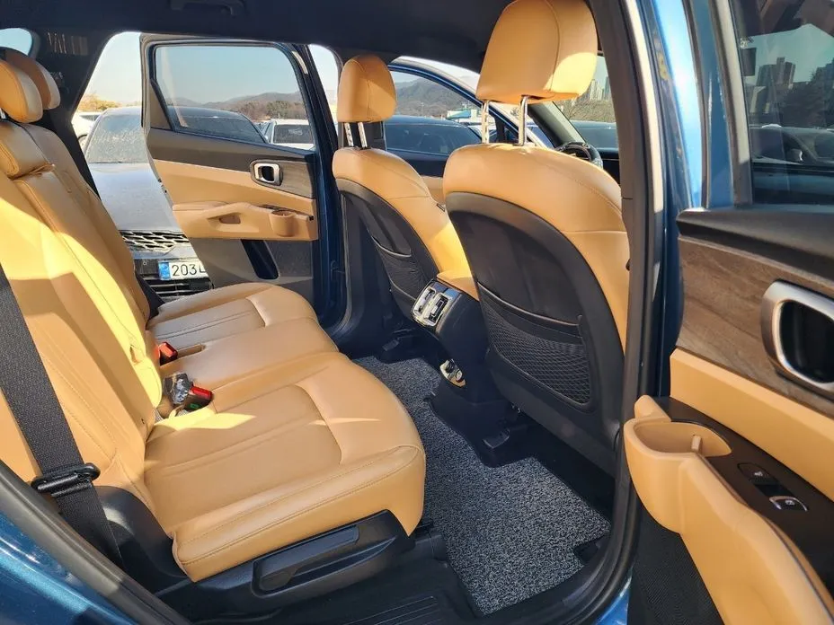 Kia Sorento — фото 8