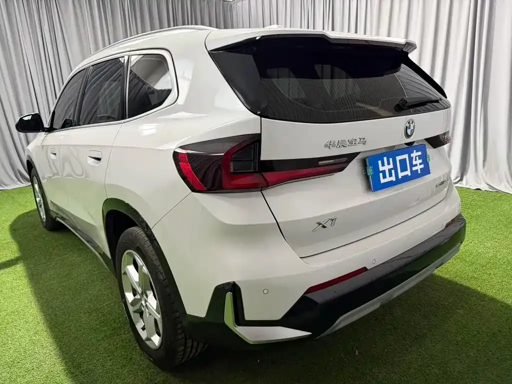 BMW X1 — фото 10