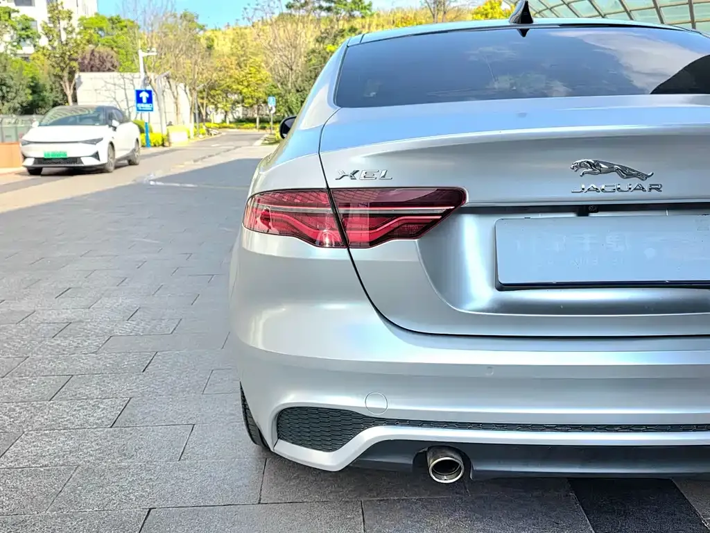 Jaguar XEL — фото 10