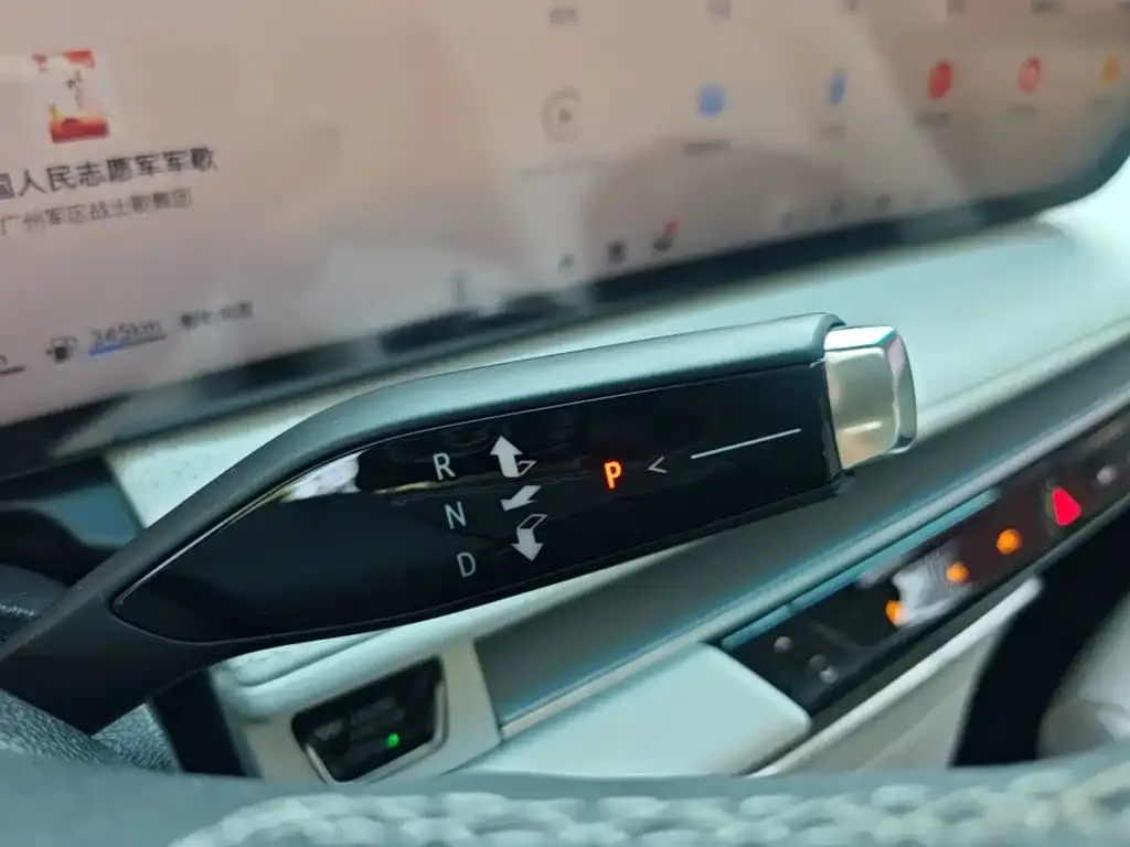Buick GL8 Hybrid — фото 3