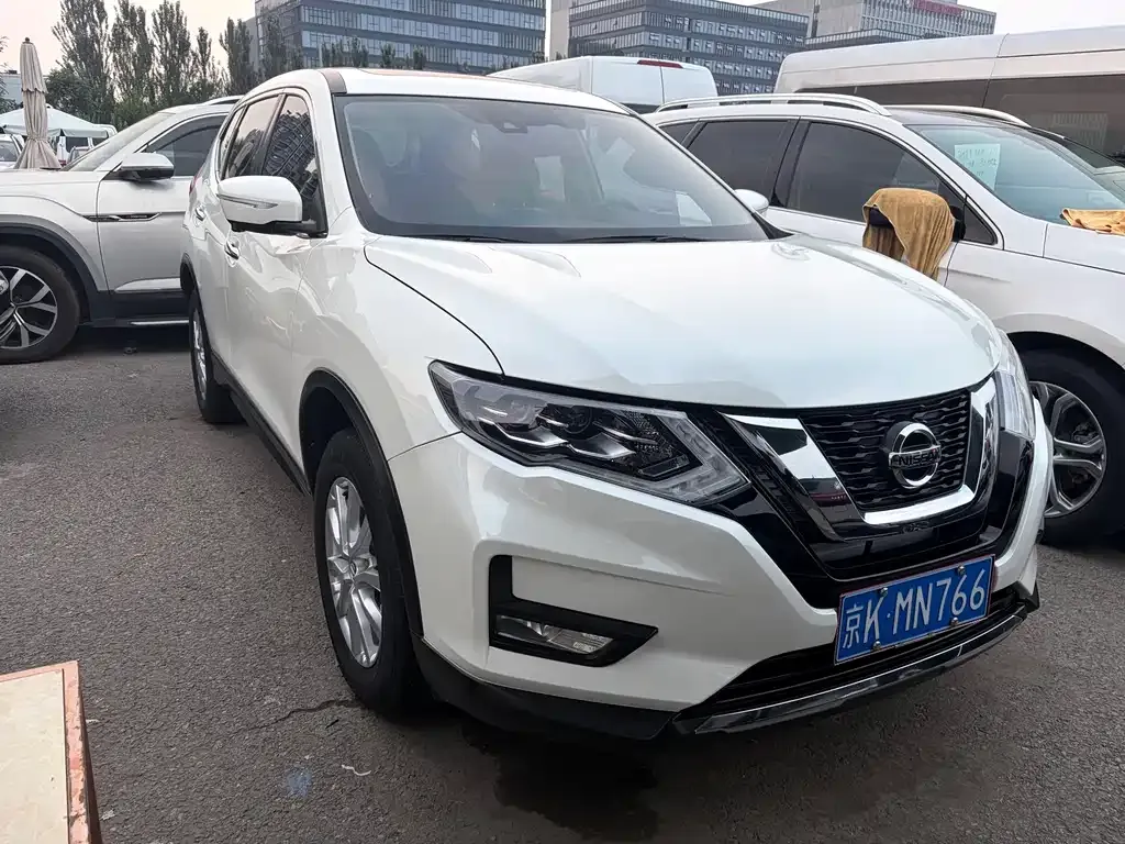 Nissan X-Trail — фото 10