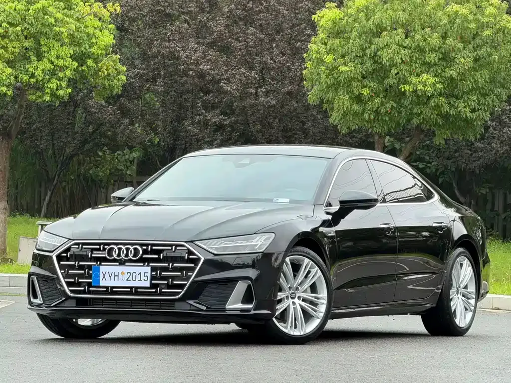 Audi A7L — фото 1