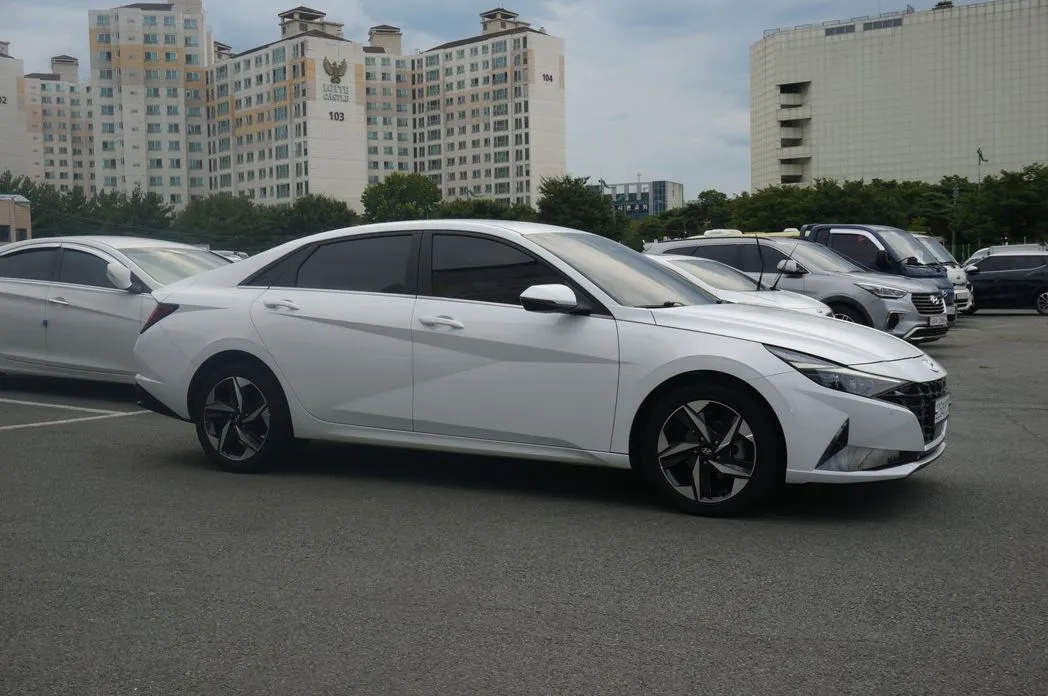 Hyundai AVANTE — фото 3