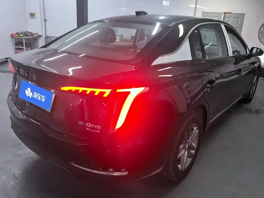 Hongqi E-QM5 — фото 5