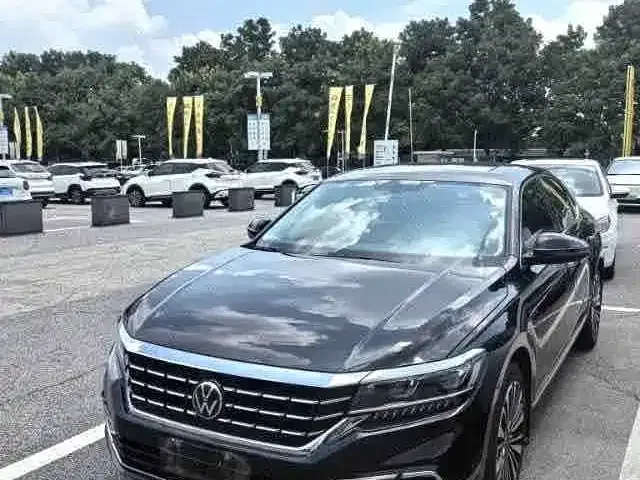 Volkswagen Passat — фото 1