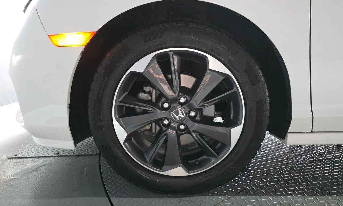 Honda Odyssey — фото 10