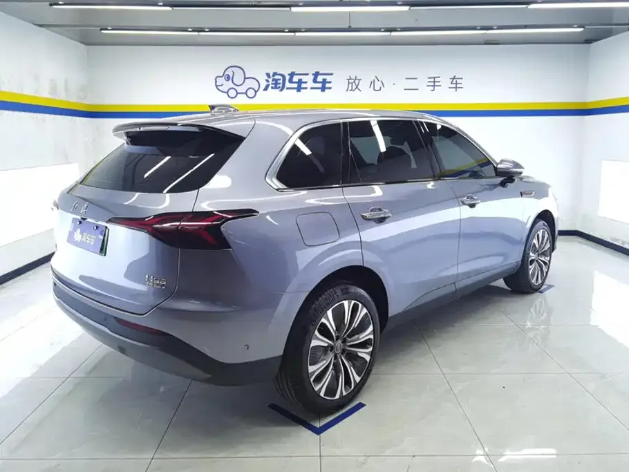 Hongqi HS6 PHEV — фото 6