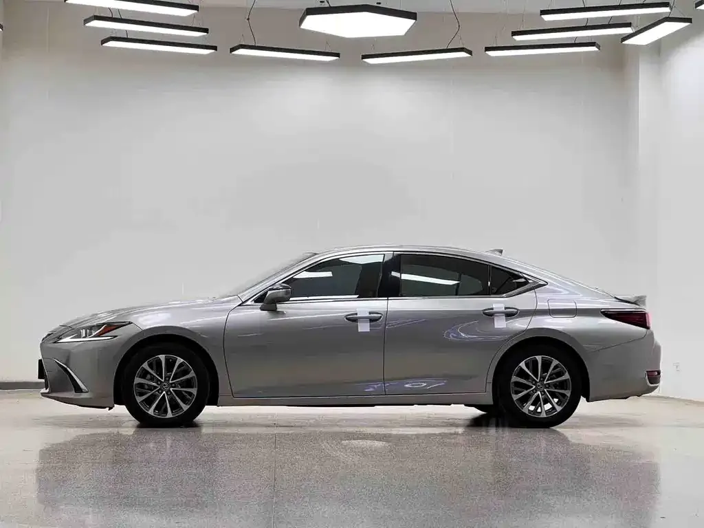 Lexus ES — фото 6