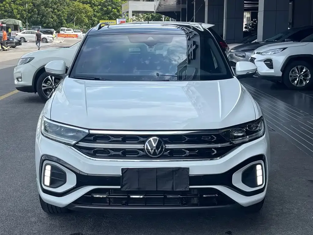 Volkswagen T-Roc — фото 6