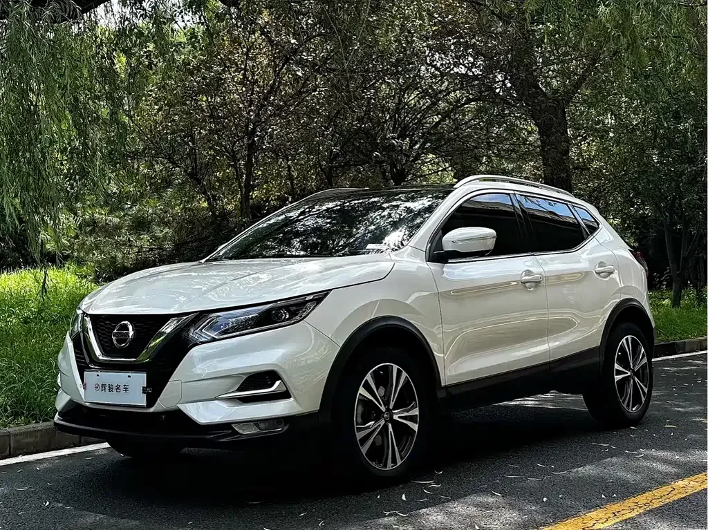 Nissan Qashqai — фото 1