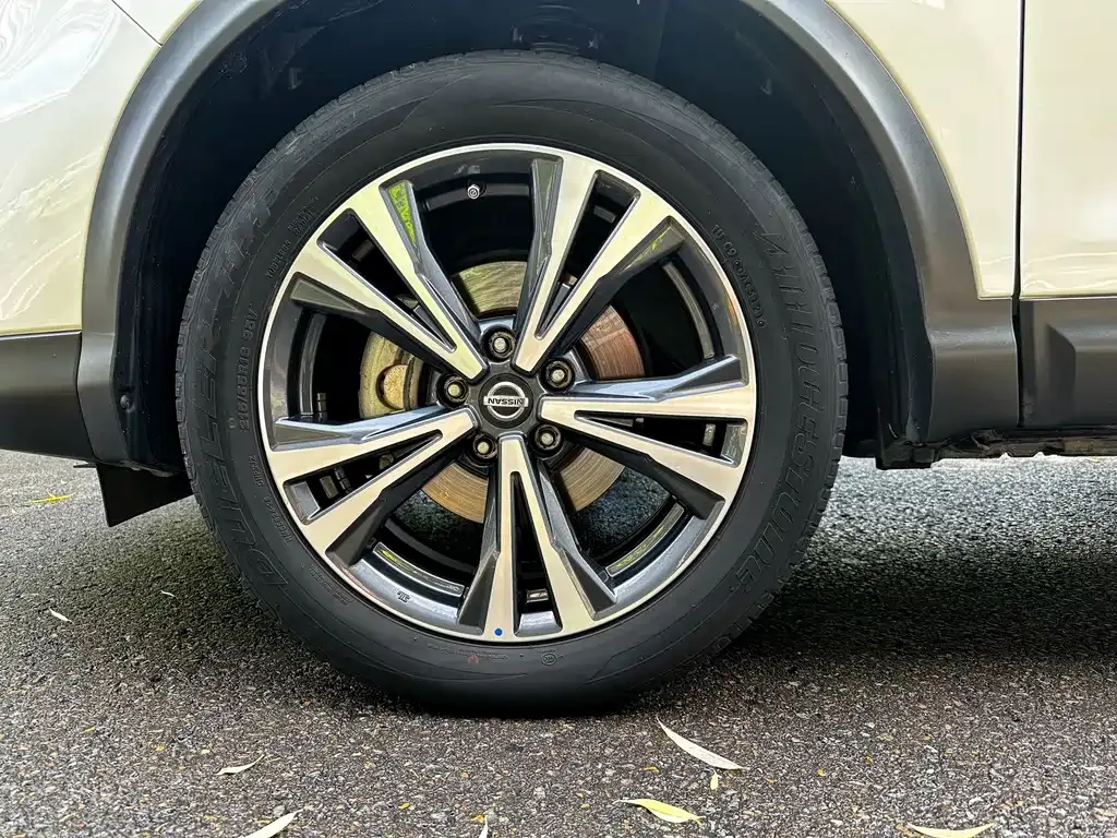 Nissan Qashqai — фото 10