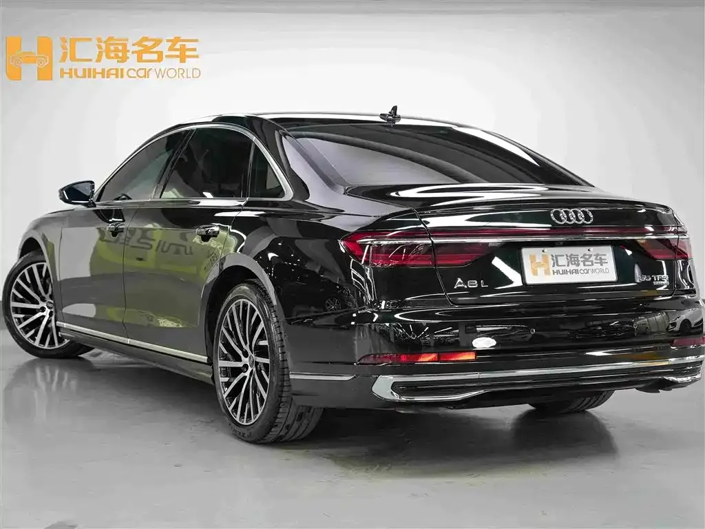Audi A8 — фото 2
