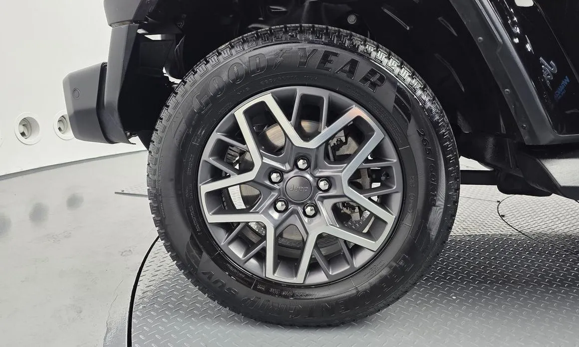 Jeep Wrangler — фото 10