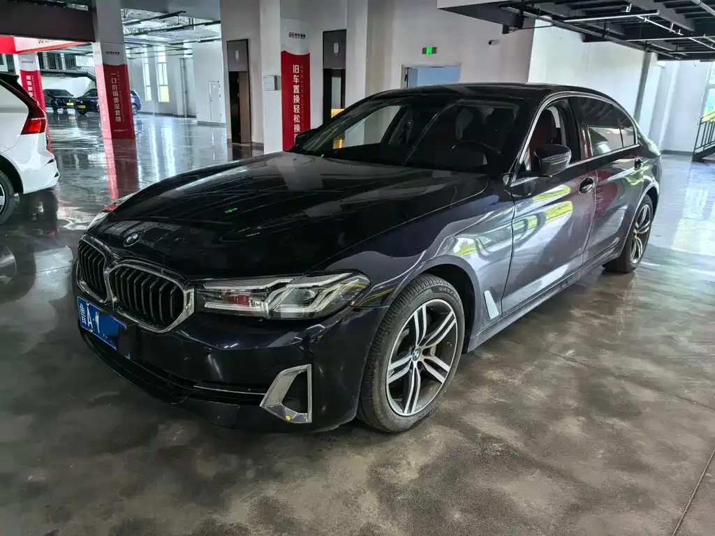 BMW 5 Series — фото 1