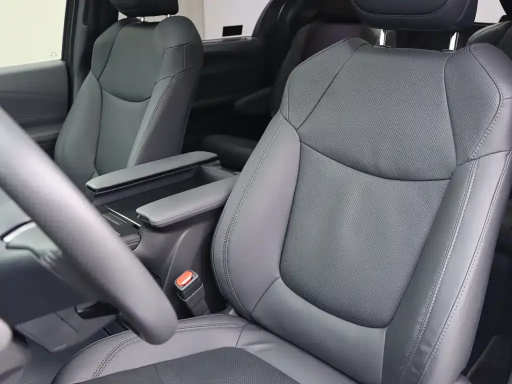Toyota Sienna — фото 4