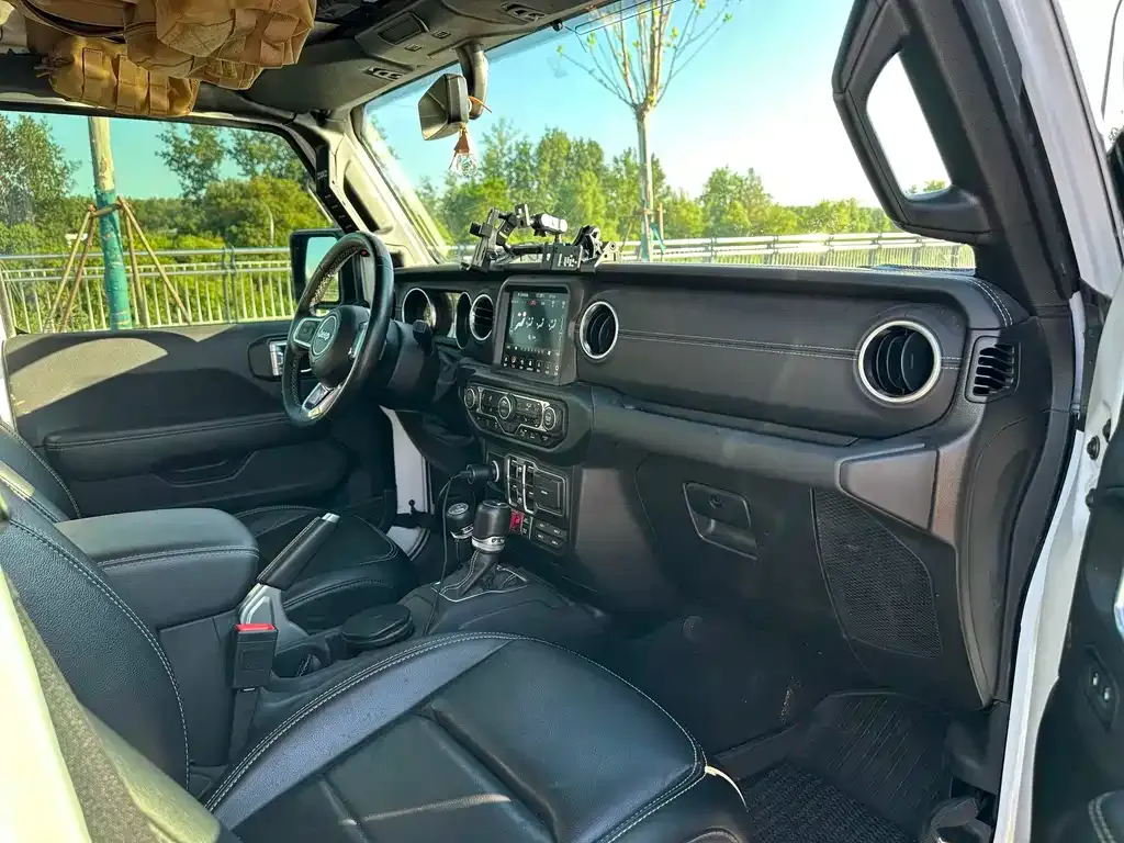 Jeep Gladiator — фото 4