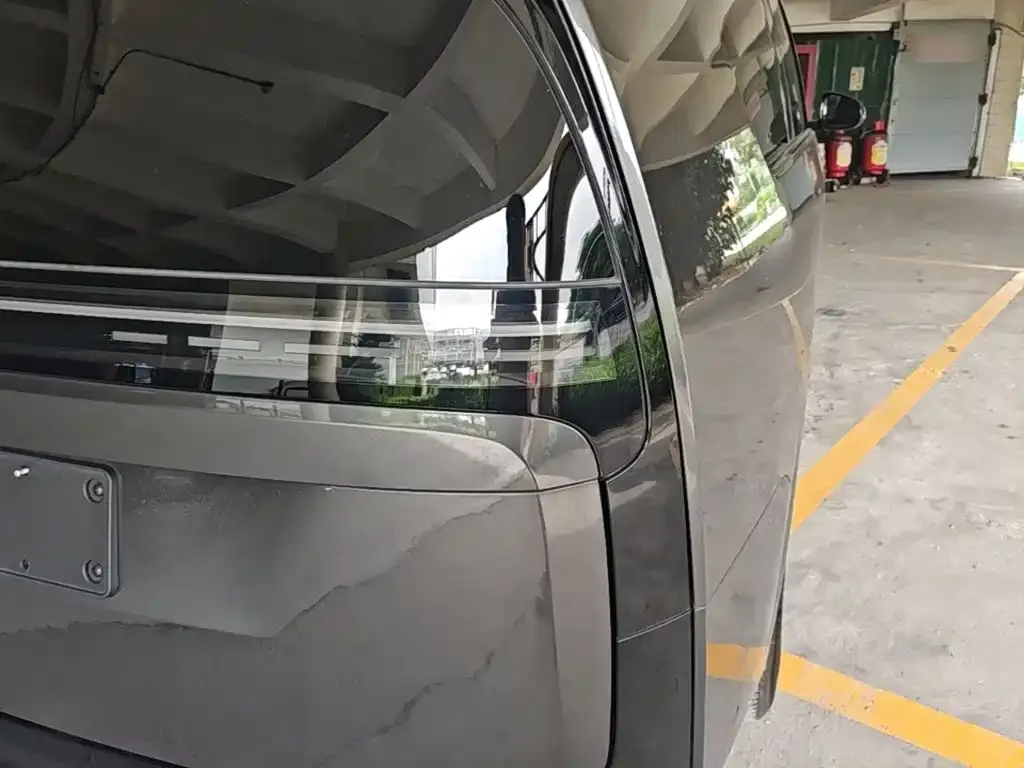 Li Auto MEGA — фото 2