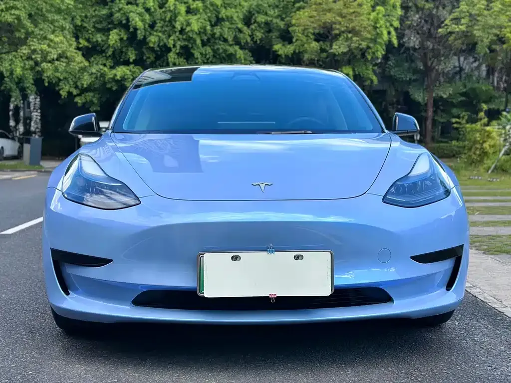 Tesla Model 3 — фото 3