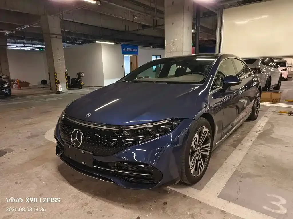 Mercedes-Benz EQS — фото 1