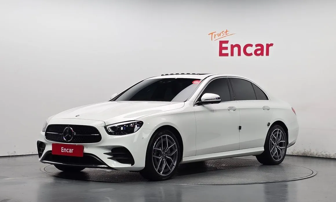Mercedes-Benz E-Class — фото 1