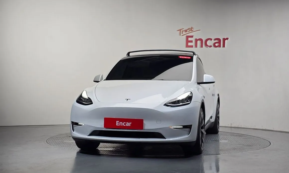 Tesla Model Y — фото 2