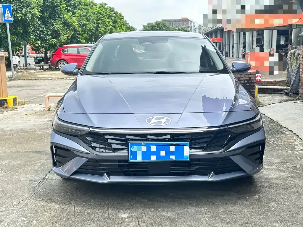 Hyundai Elantra — фото 5