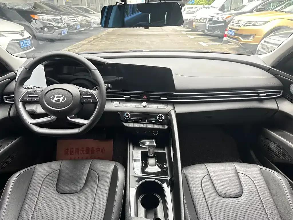 Hyundai Elantra — фото 4