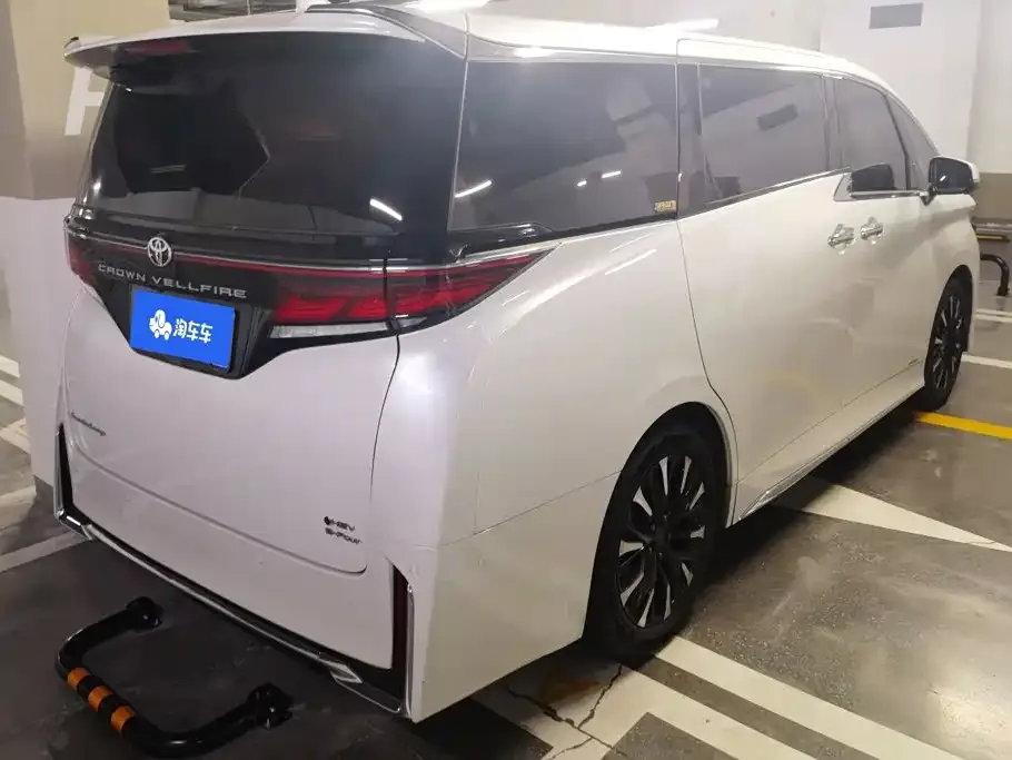 Toyota Alphard — фото 6