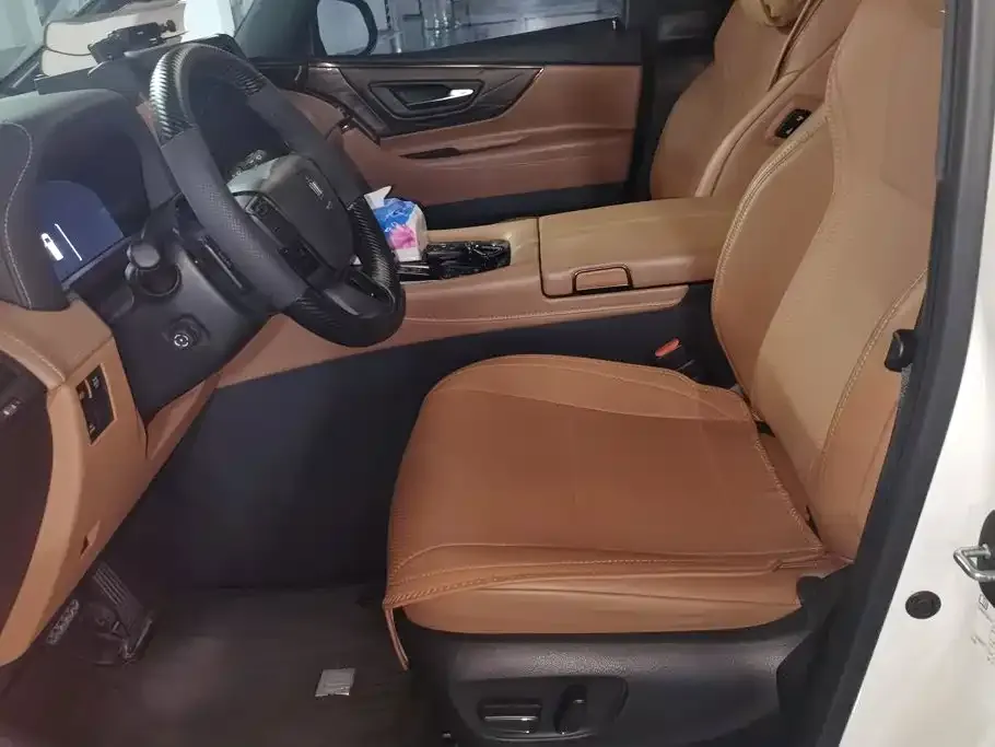 Toyota Alphard — фото 4